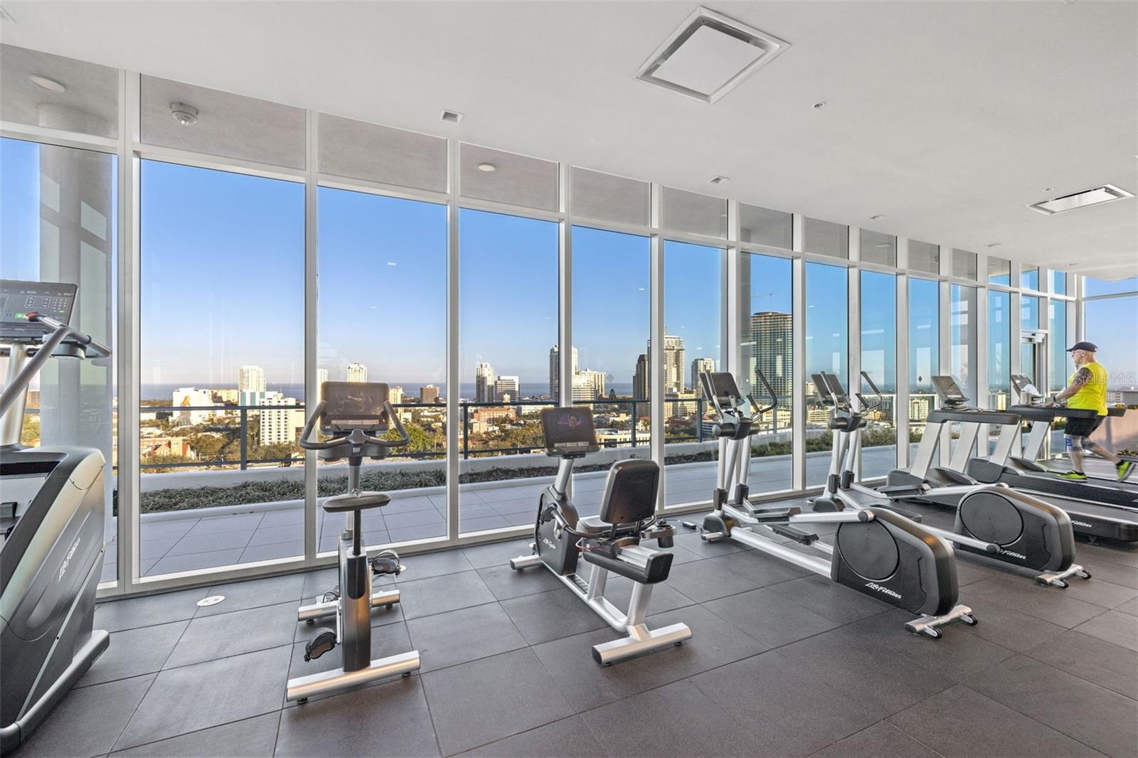 Image 42 of 56 For 777 3rd Avenue N 1106