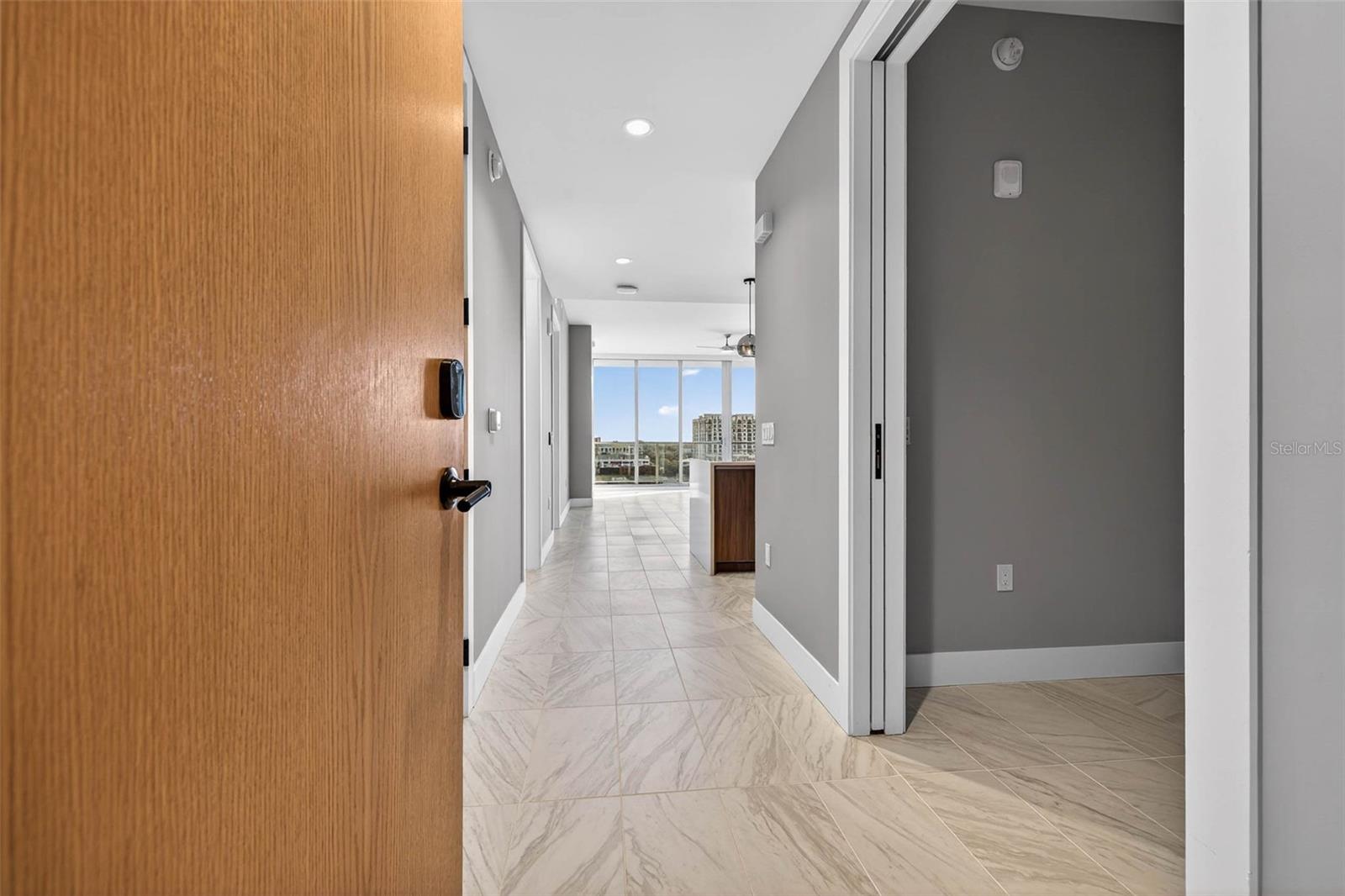 Image 5 of 56 For 777 3rd Avenue N 1106