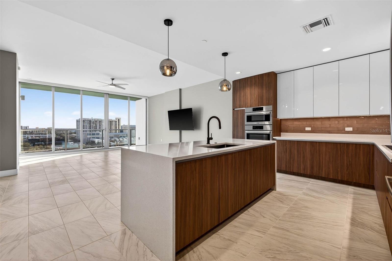 Image 7 of 56 For 777 3rd Avenue N 1106