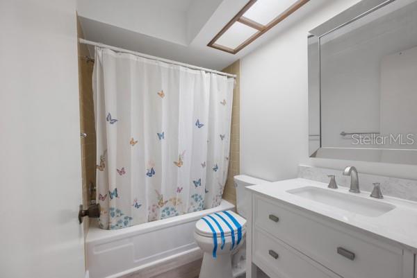 Image 27 of 39 For 3351 Stonehaven Court W C