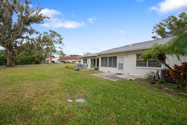 Image 33 of 39 For 3351 Stonehaven Court W C