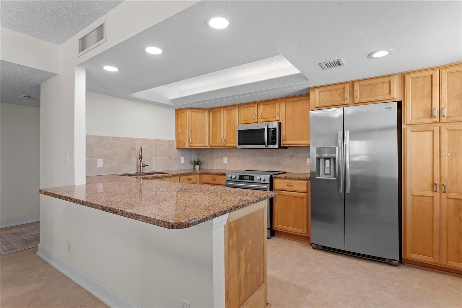 Image 12 of 41 For 1430 Gulf Boulevard 610