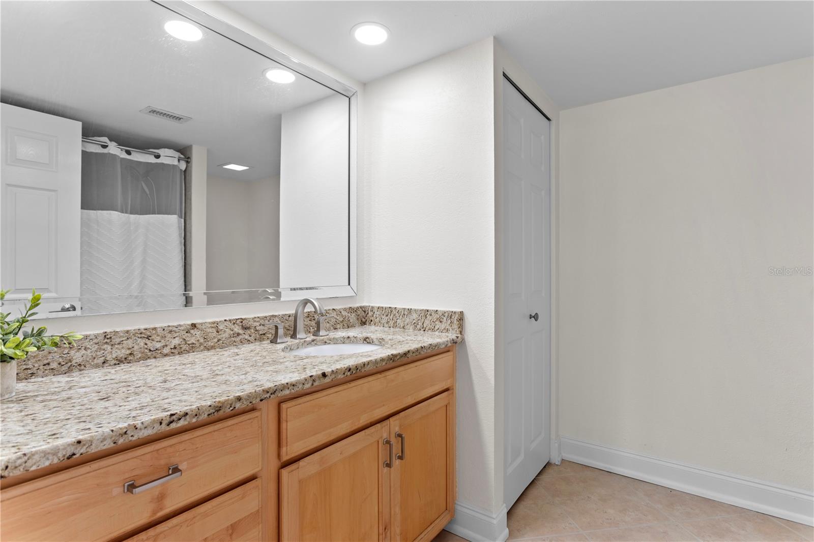 Image 22 of 41 For 1430 Gulf Boulevard 610