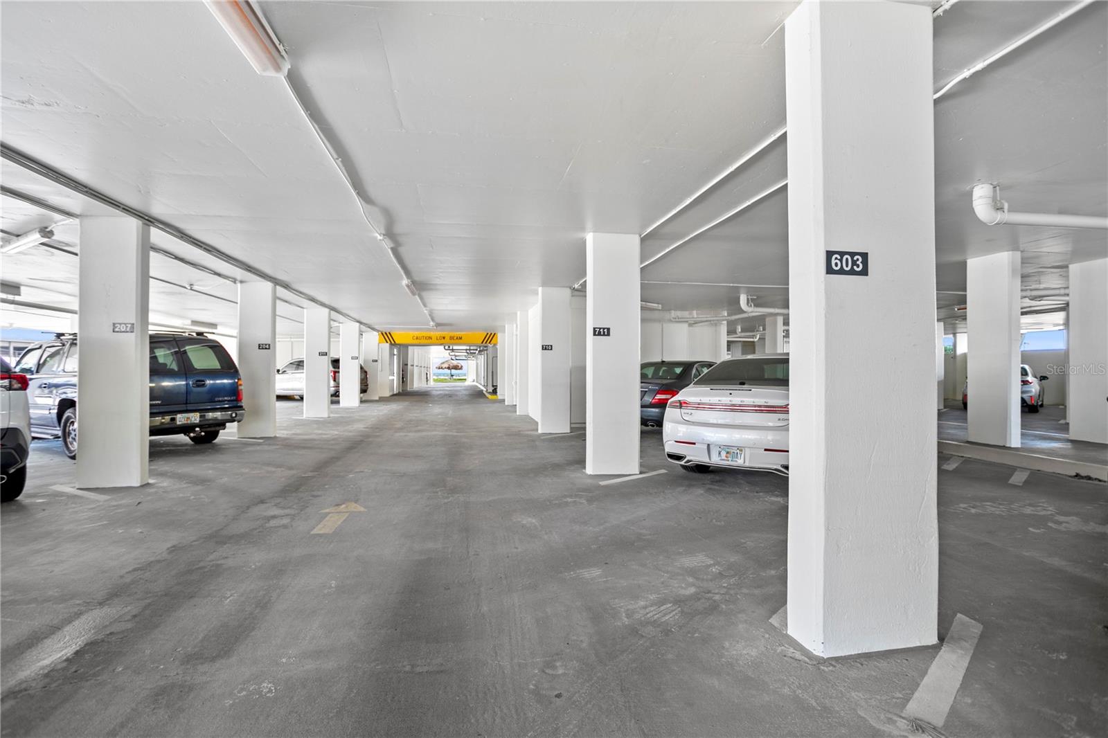 Image 29 of 41 For 1430 Gulf Boulevard 610