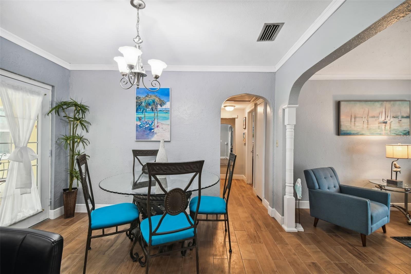 Image 12 of 52 For 3915 Ridge Avenue