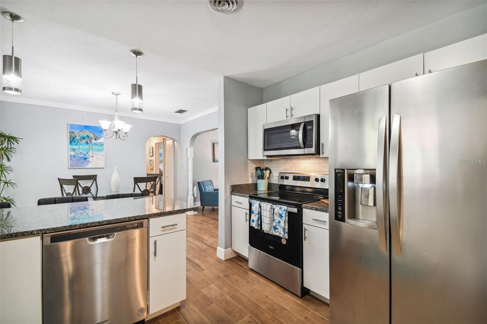 Image 17 of 52 For 3915 Ridge Avenue