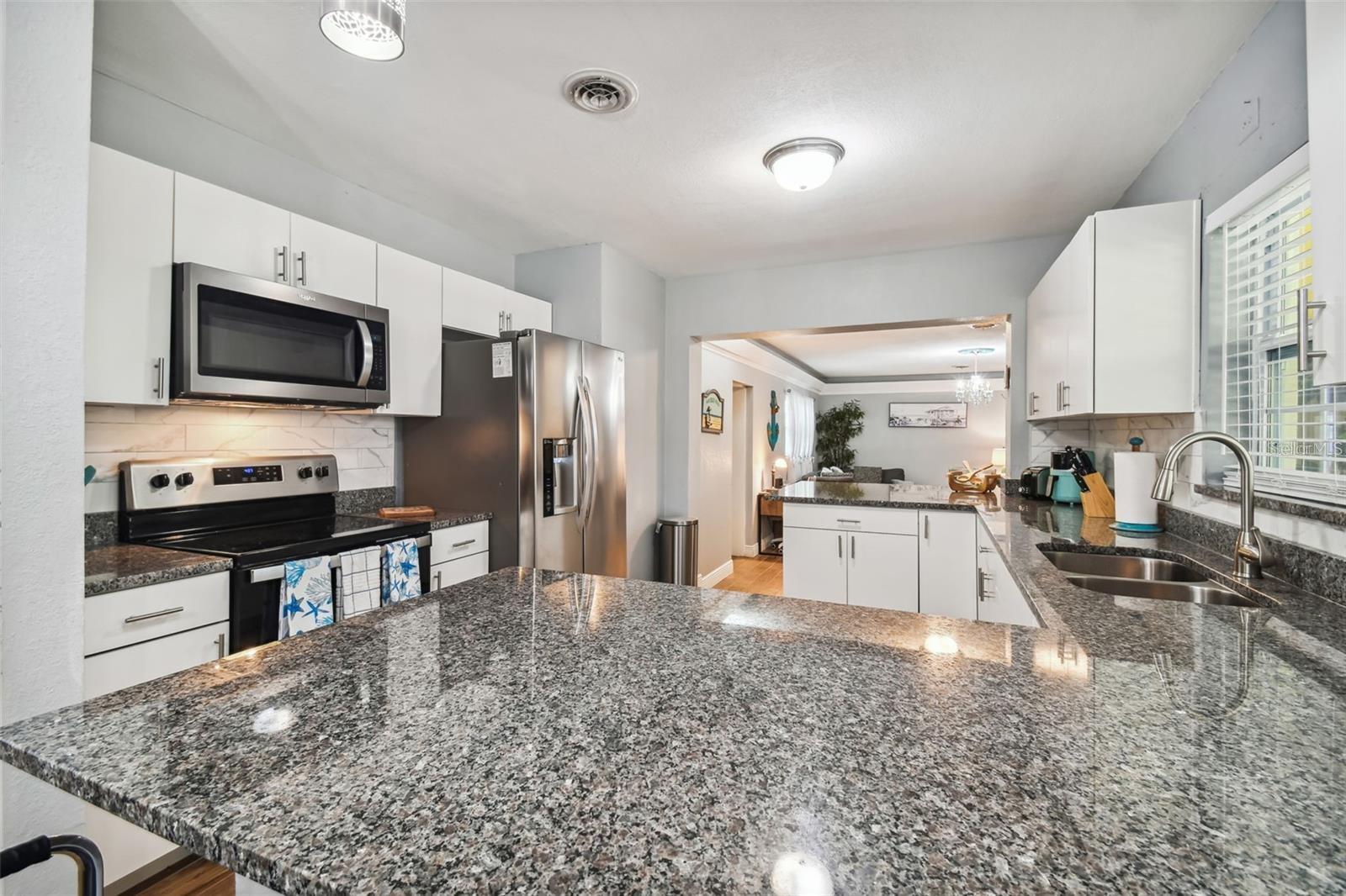 Image 19 of 52 For 3915 Ridge Avenue