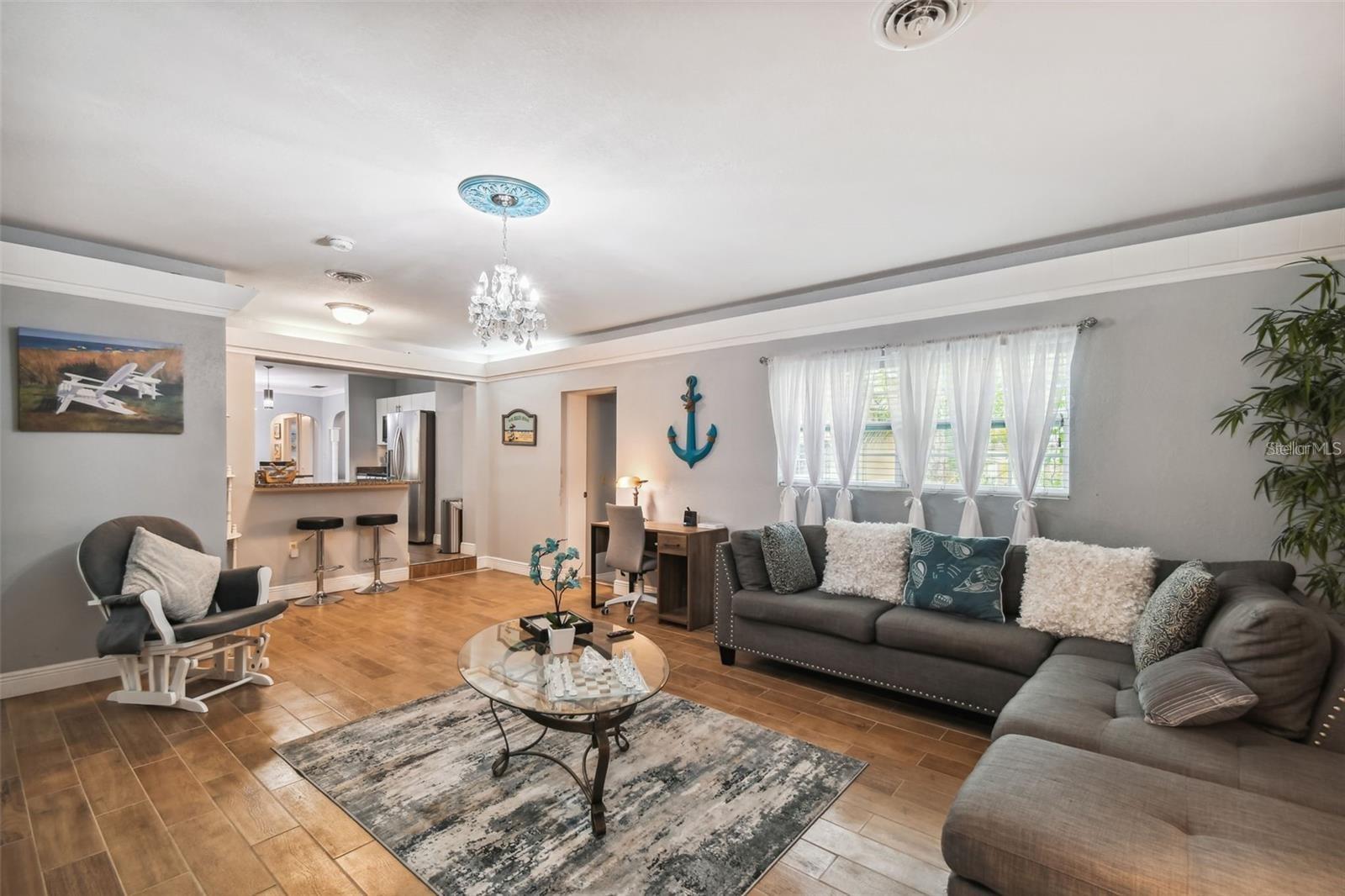 Image 21 of 52 For 3915 Ridge Avenue