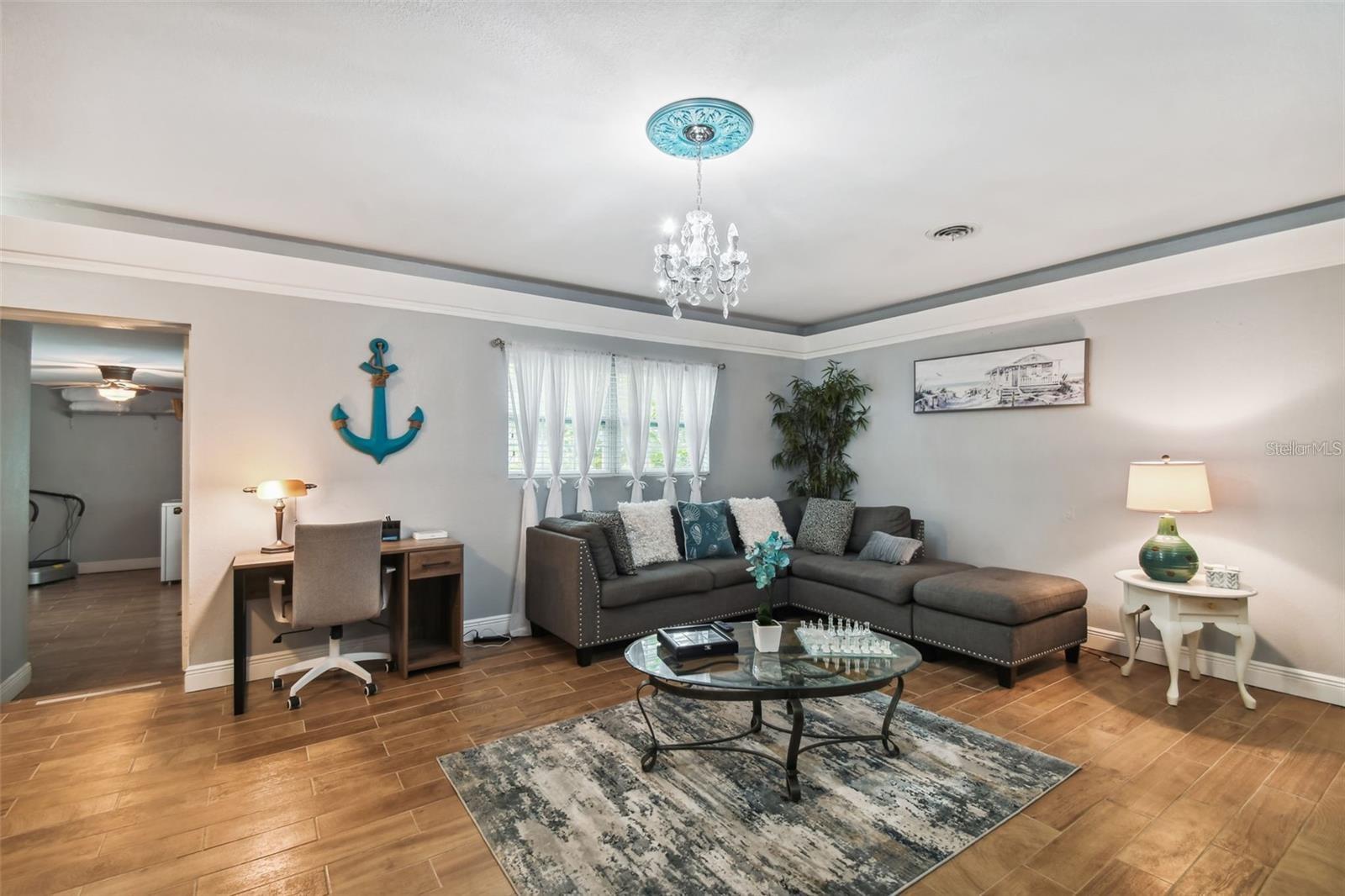 Image 23 of 52 For 3915 Ridge Avenue