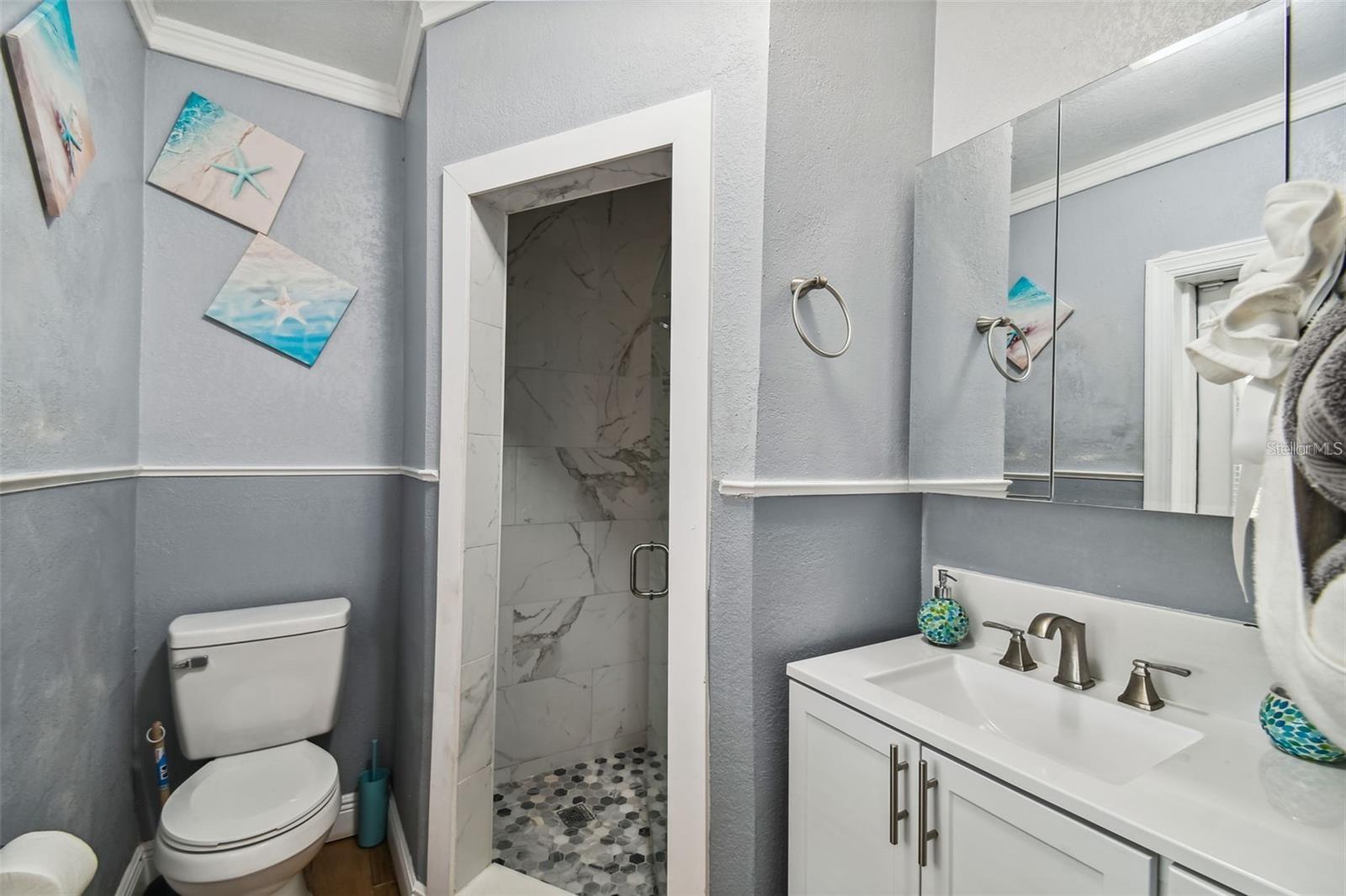 Image 26 of 52 For 3915 Ridge Avenue