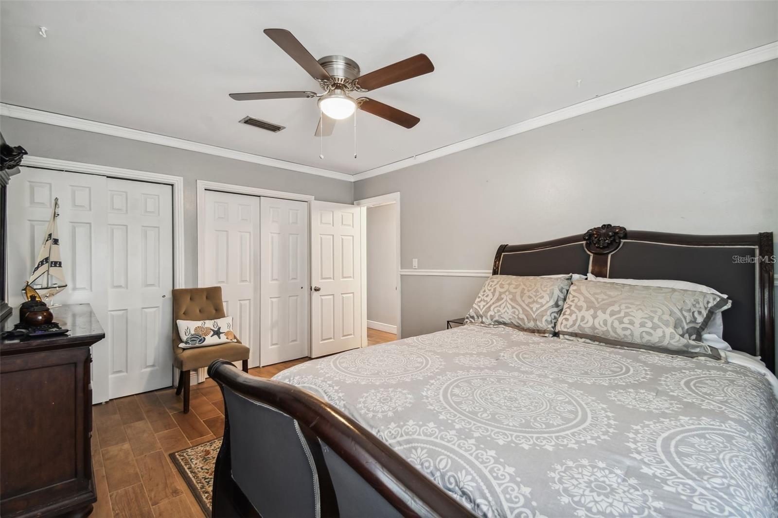 Image 29 of 52 For 3915 Ridge Avenue