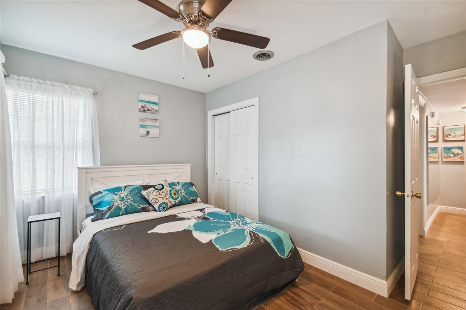 Image 34 of 52 For 3915 Ridge Avenue