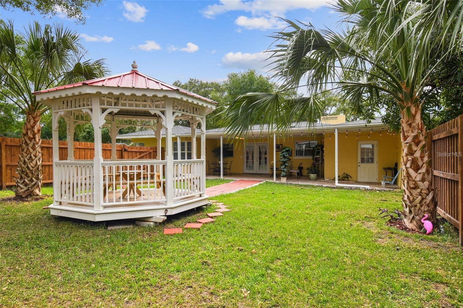 Image 41 of 52 For 3915 Ridge Avenue