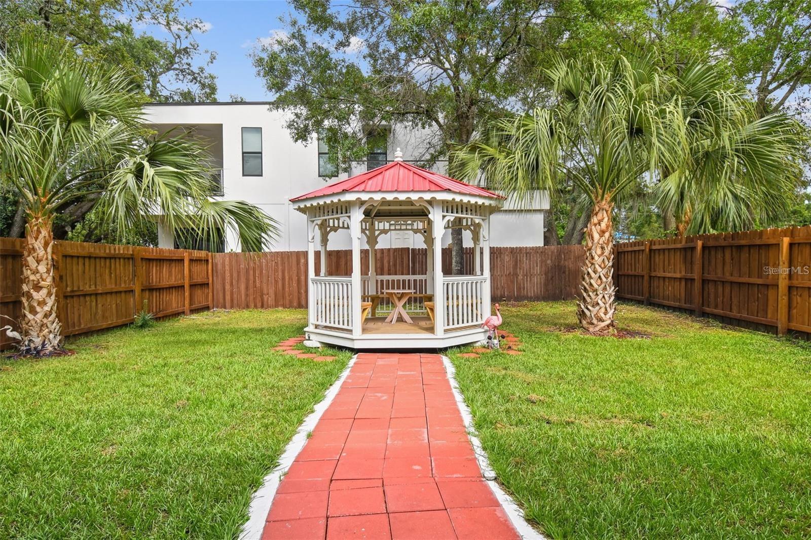 Image 43 of 52 For 3915 Ridge Avenue