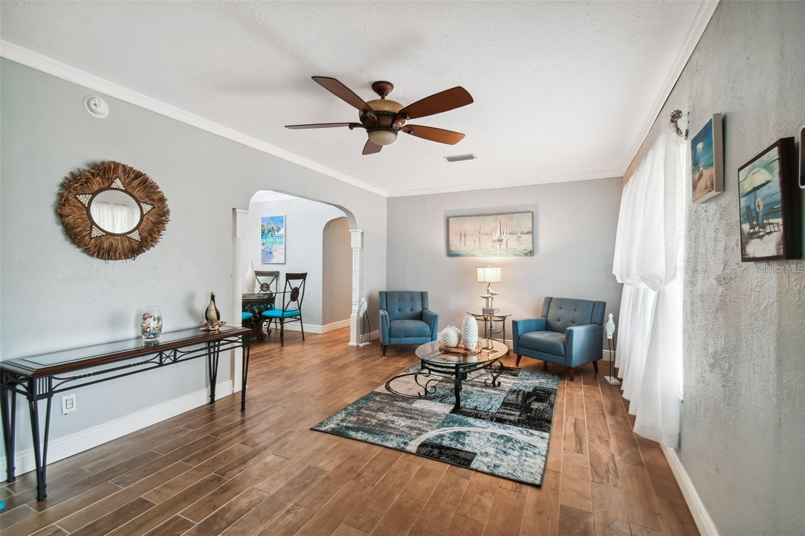 Image 7 of 52 For 3915 Ridge Avenue