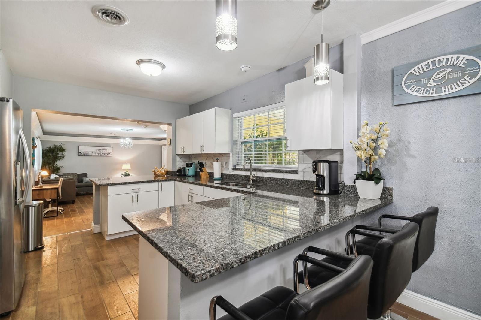 Image 9 of 52 For 3915 Ridge Avenue