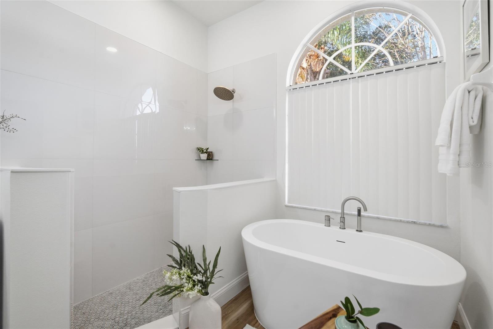 Image 21 of 38 For 4406 River Overlook Drive