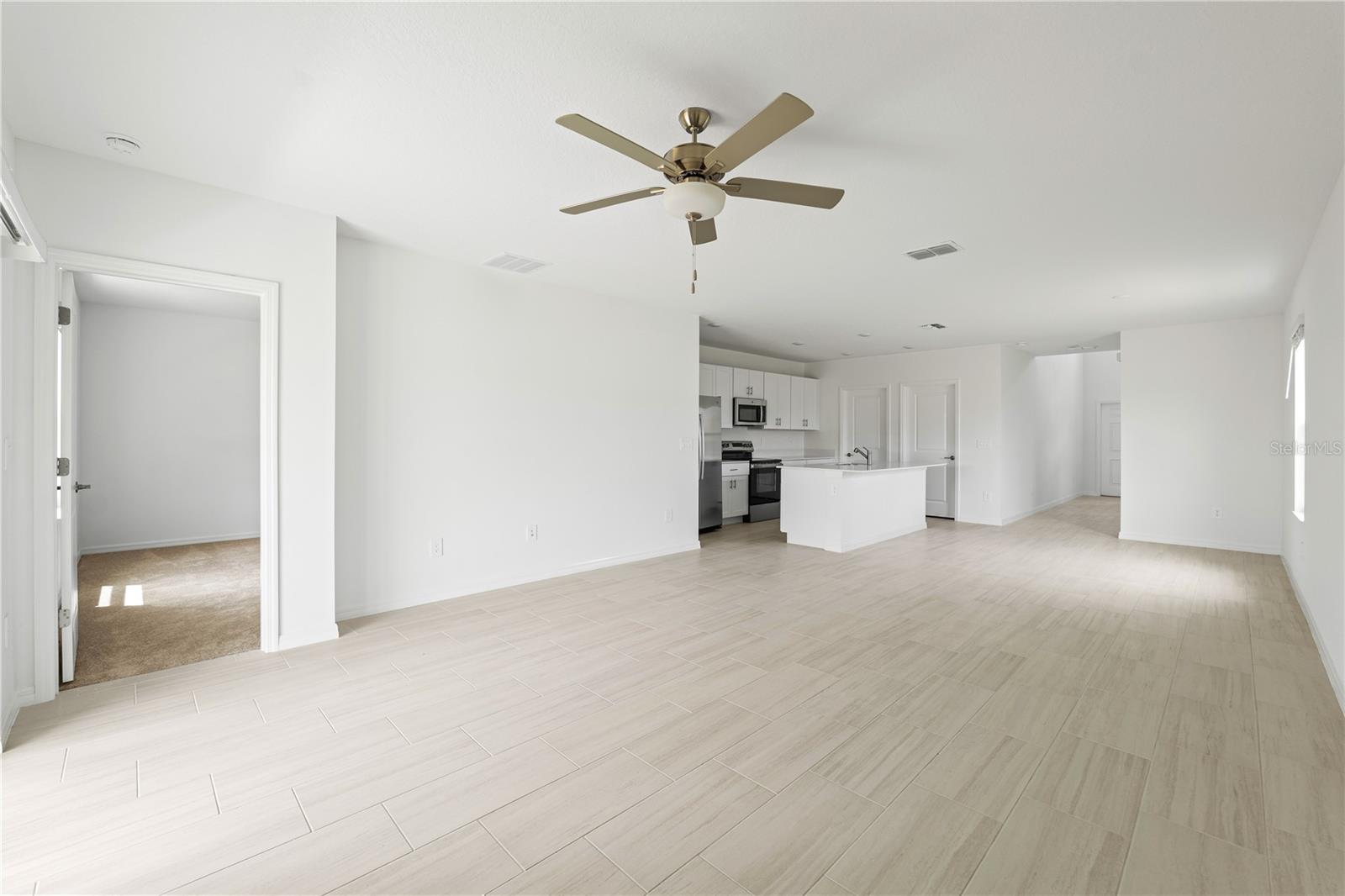 Image 11 of 41 For 11517 Radiant Shore Loop