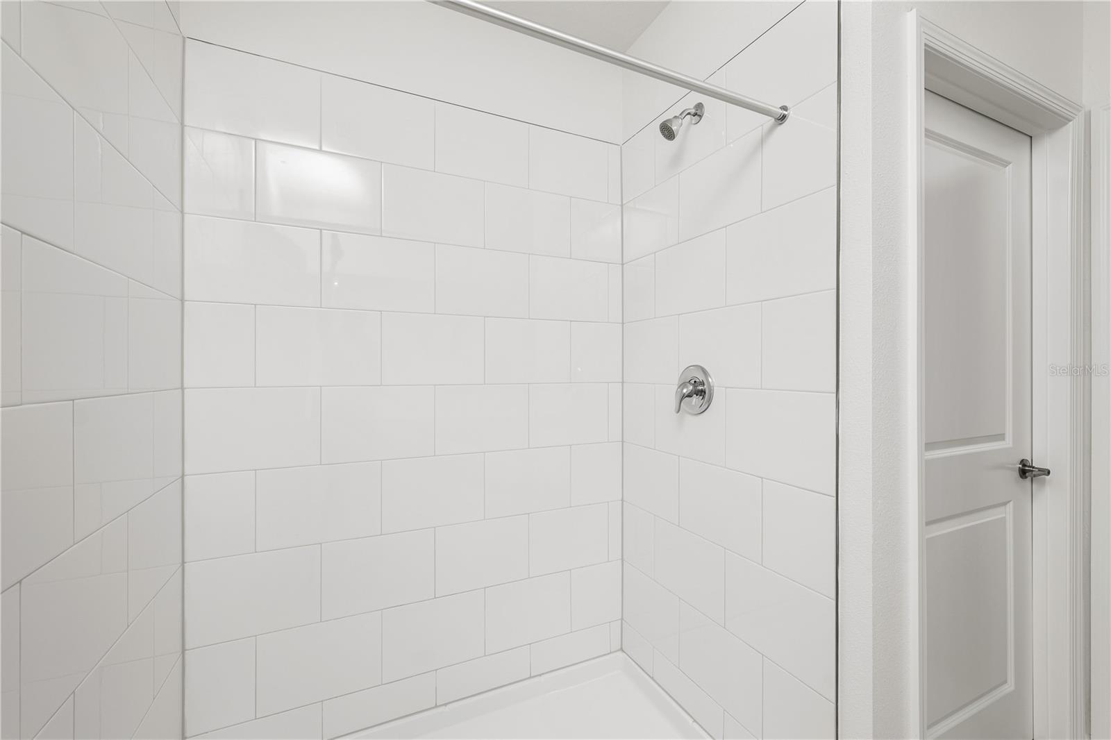 Image 15 of 41 For 11517 Radiant Shore Loop