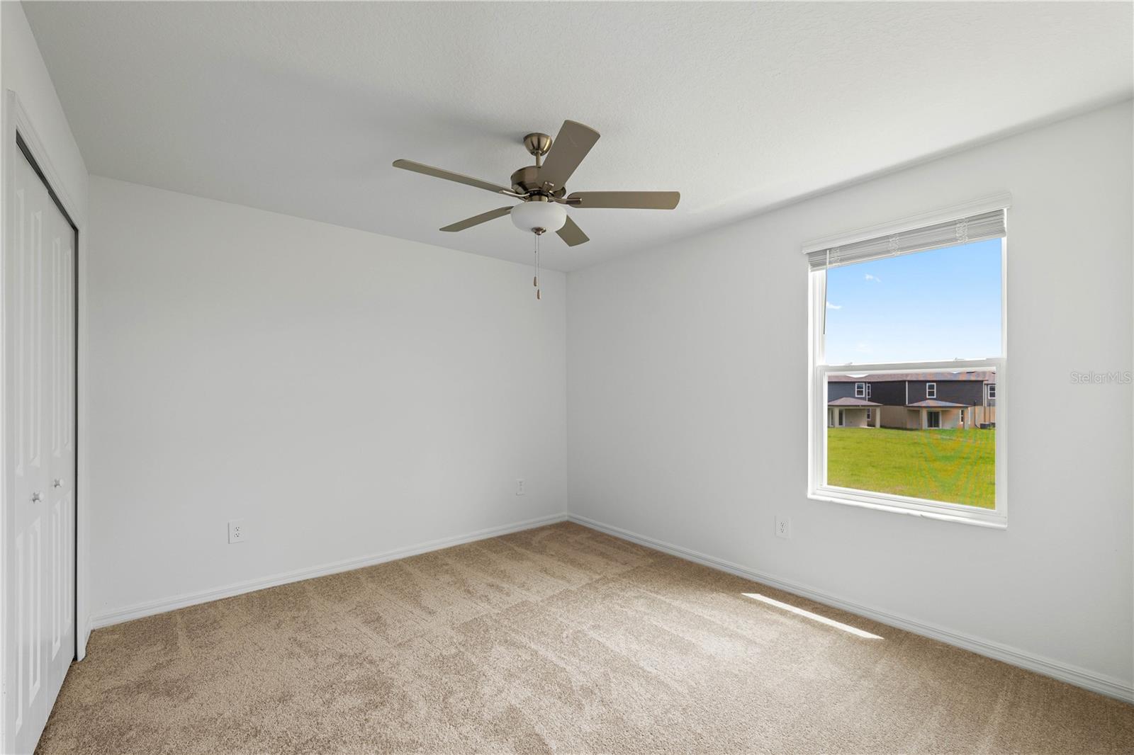 Image 20 of 41 For 11517 Radiant Shore Loop