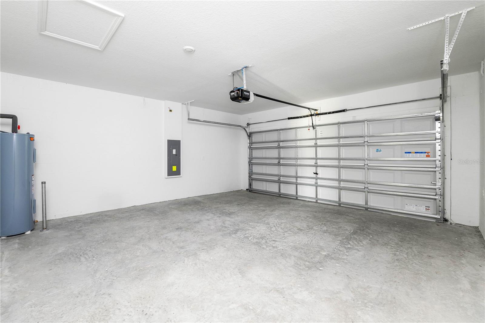 Image 23 of 41 For 11517 Radiant Shore Loop