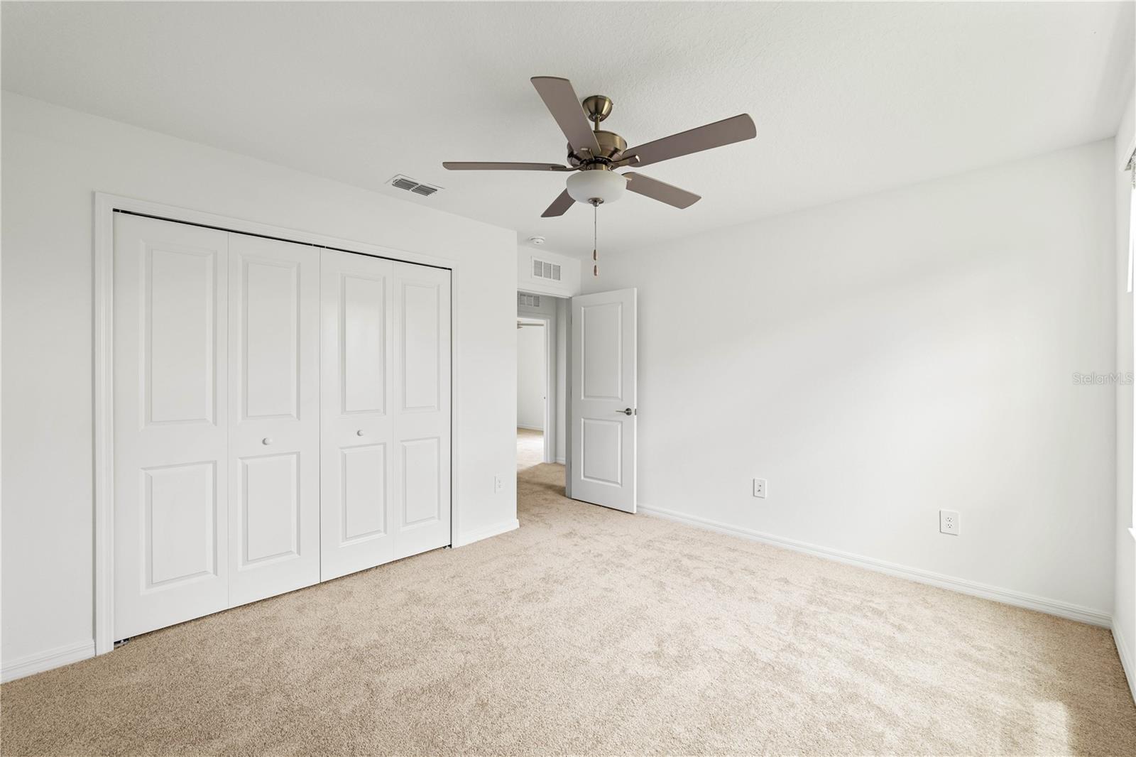 Image 24 of 41 For 11517 Radiant Shore Loop