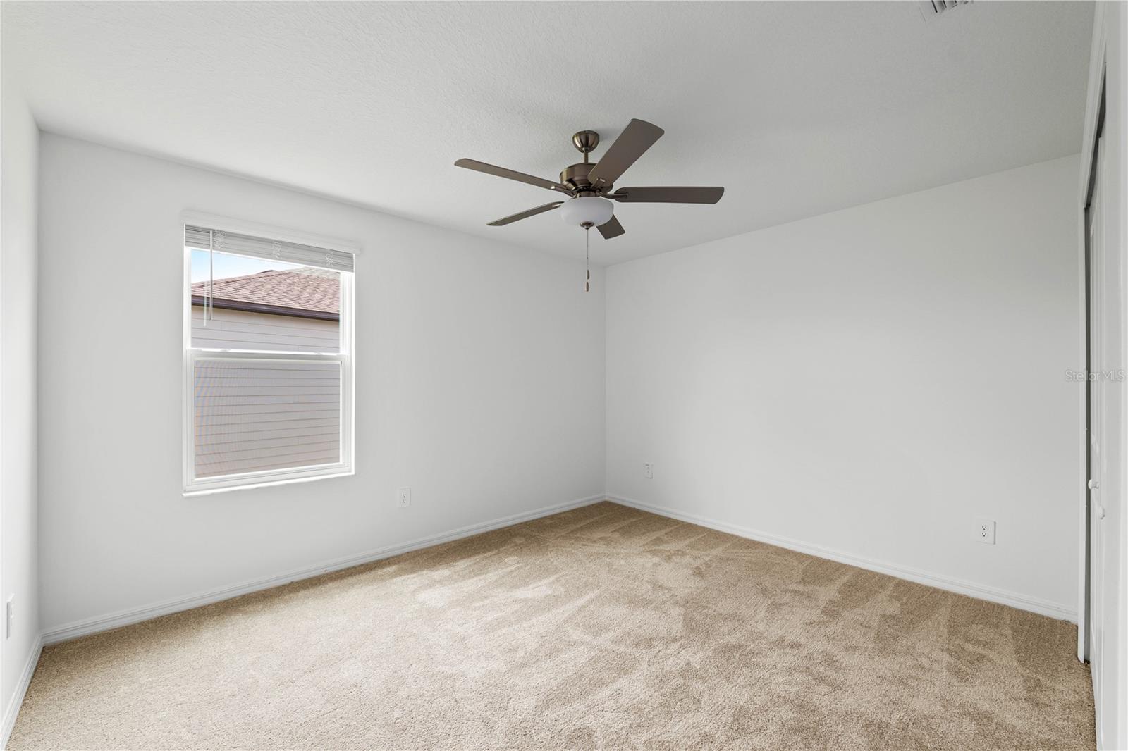 Image 26 of 41 For 11517 Radiant Shore Loop