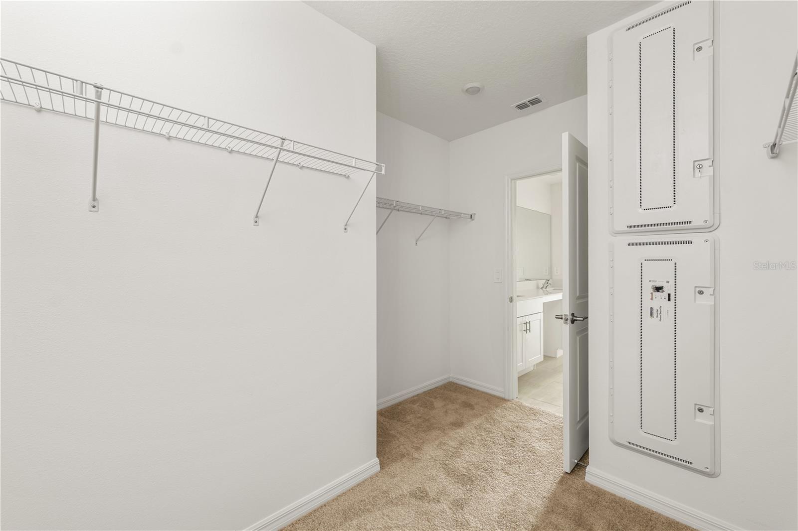 Image 32 of 41 For 11517 Radiant Shore Loop