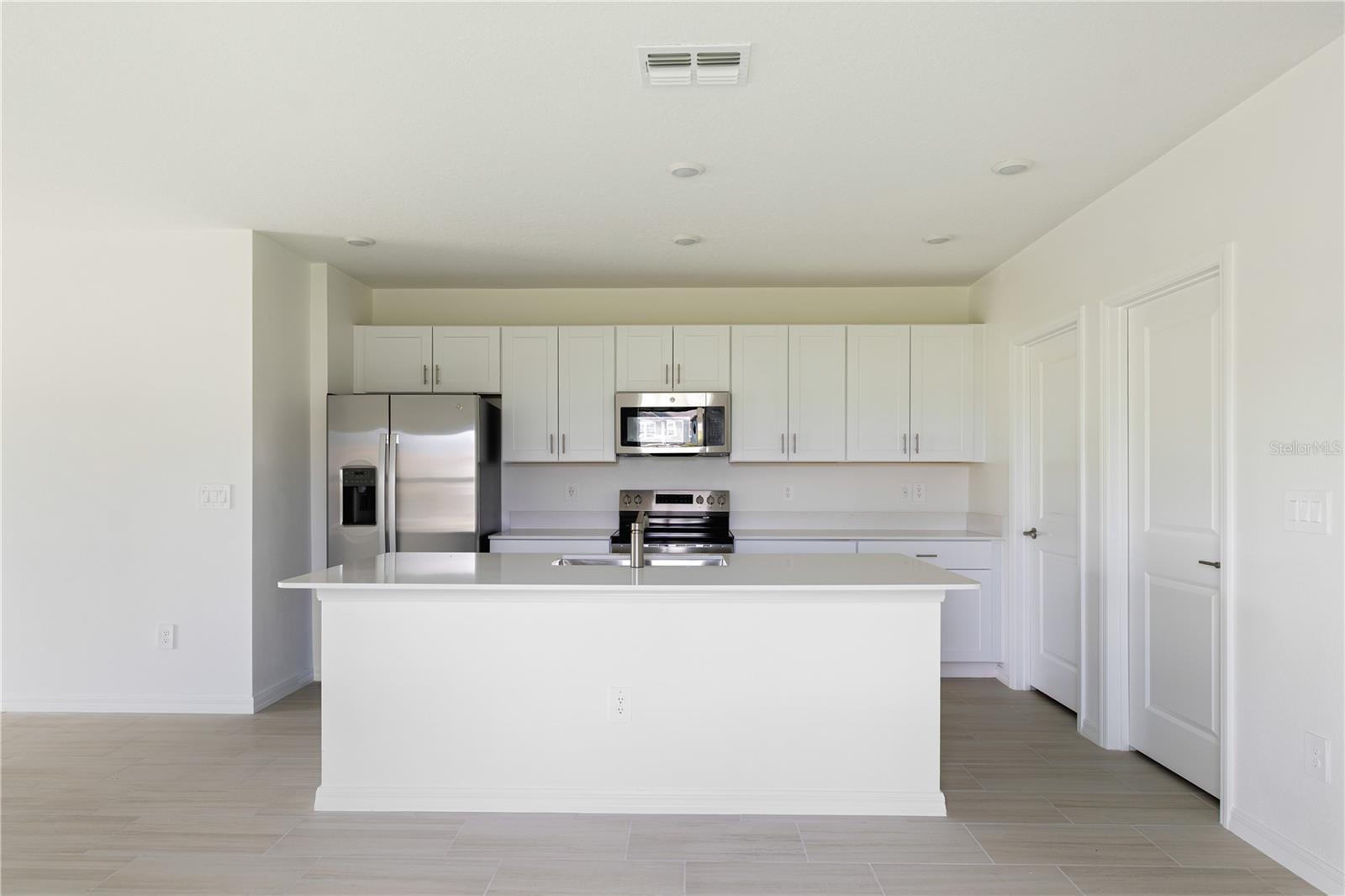 Image 4 of 41 For 11517 Radiant Shore Loop