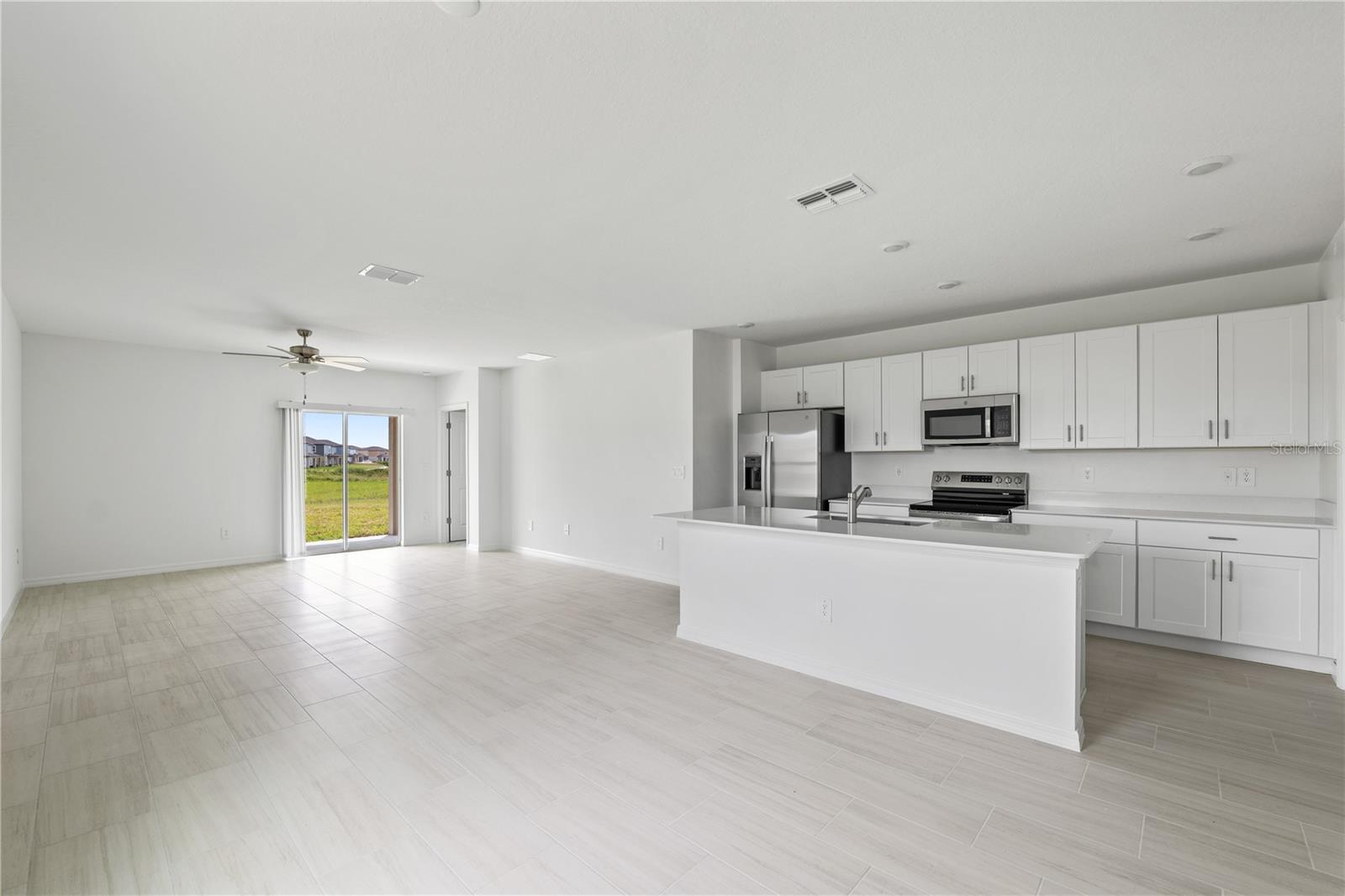 Image 5 of 41 For 11517 Radiant Shore Loop