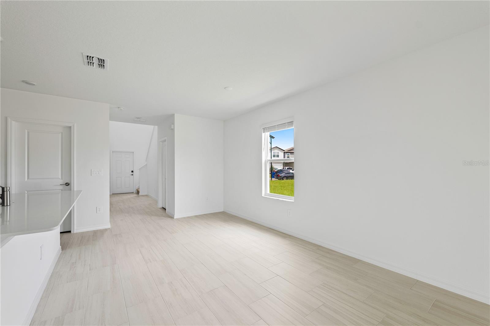 Image 8 of 41 For 11517 Radiant Shore Loop