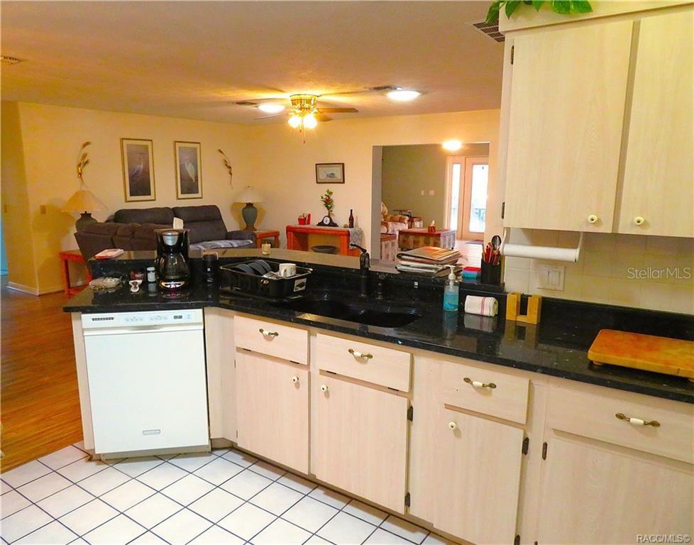 Image 31 of 41 For 3002 Rose Avenue