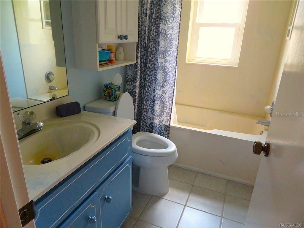 Image 40 of 41 For 3002 Rose Avenue