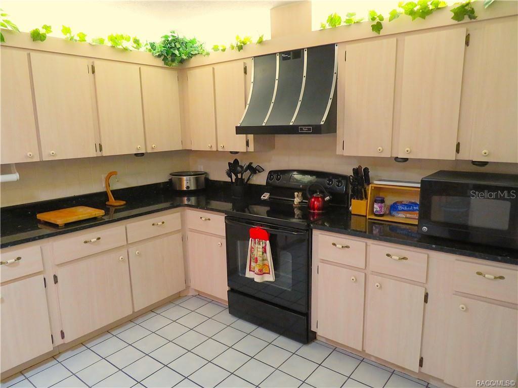 Image 8 of 41 For 3002 Rose Avenue