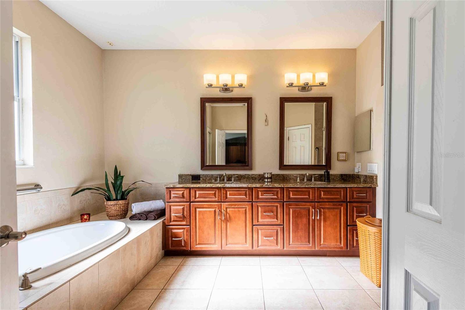 Image 18 of 52 For 3620 Cordgrass Drive