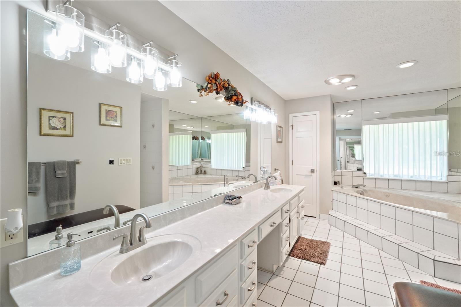 Image 11 of 72 For 4603 Lake In The Woods Drive