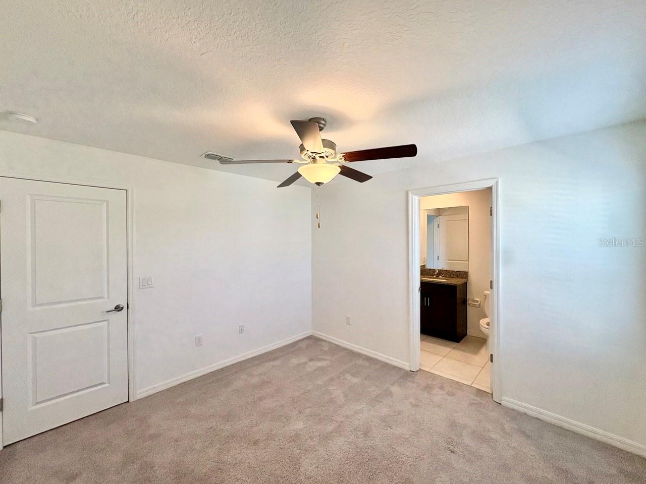 Image 17 of 28 For 14302 Editors Note Street