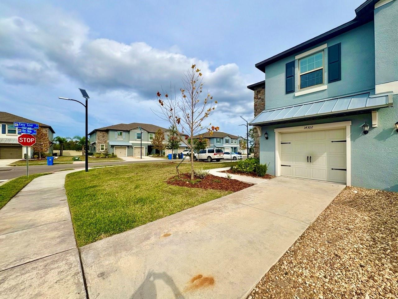 Image 3 of 28 For 14302 Editors Note Street