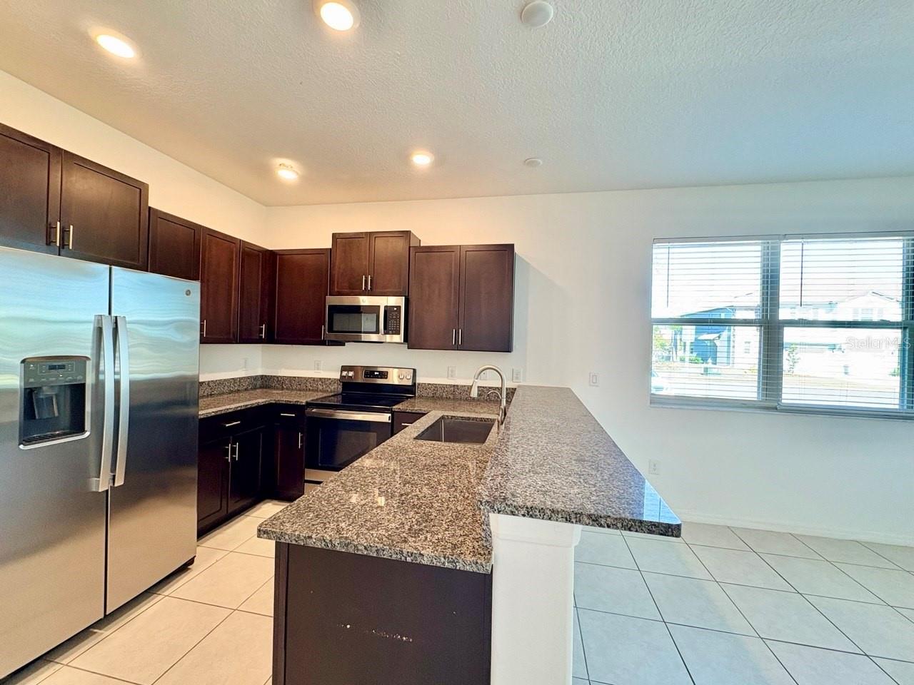 Image 7 of 28 For 14302 Editors Note Street