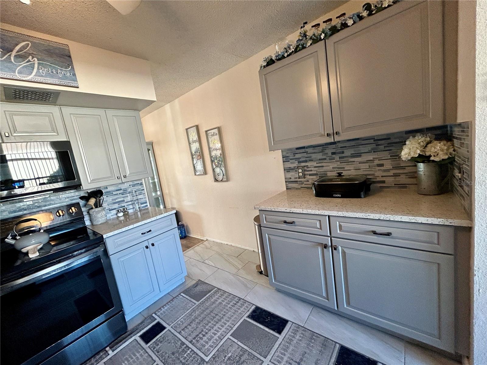 Image 10 of 50 For 2360 Irish Lane 46