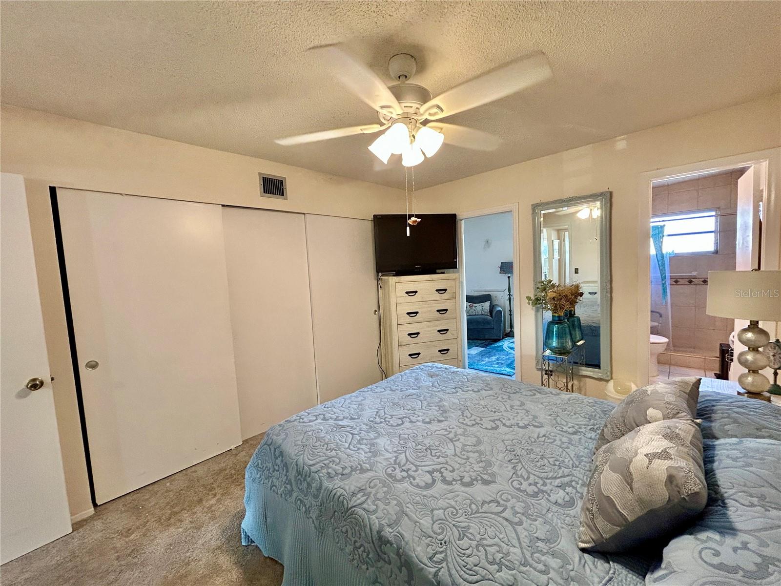 Image 18 of 50 For 2360 Irish Lane 46