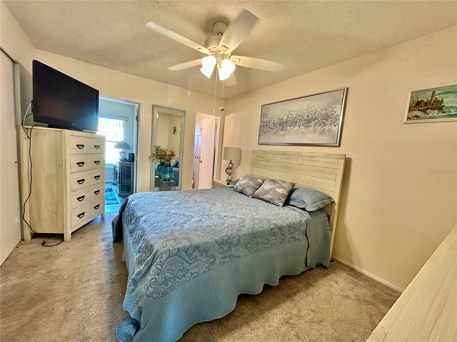 Image 19 of 50 For 2360 Irish Lane 46