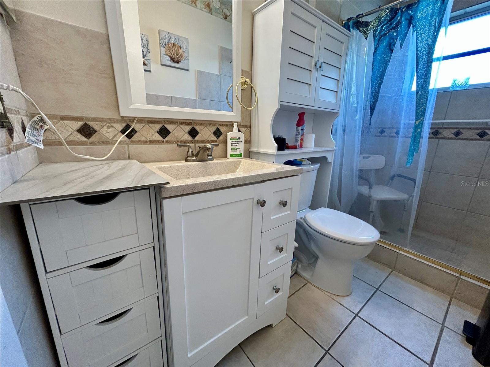 Image 20 of 50 For 2360 Irish Lane 46