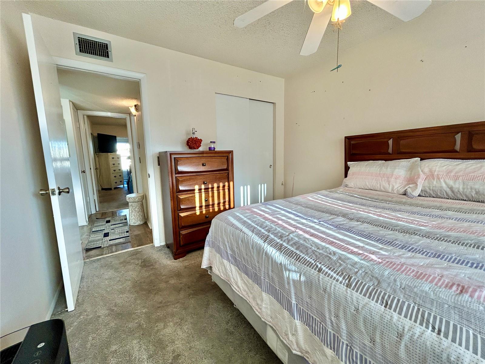 Image 24 of 50 For 2360 Irish Lane 46