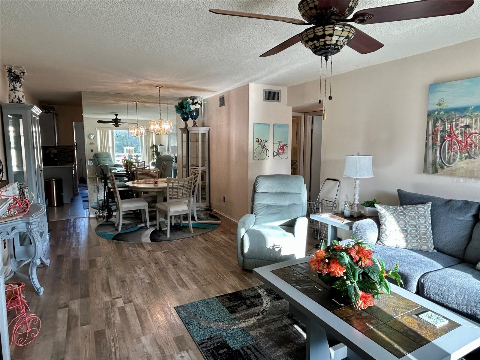 Image 4 of 50 For 2360 Irish Lane 46