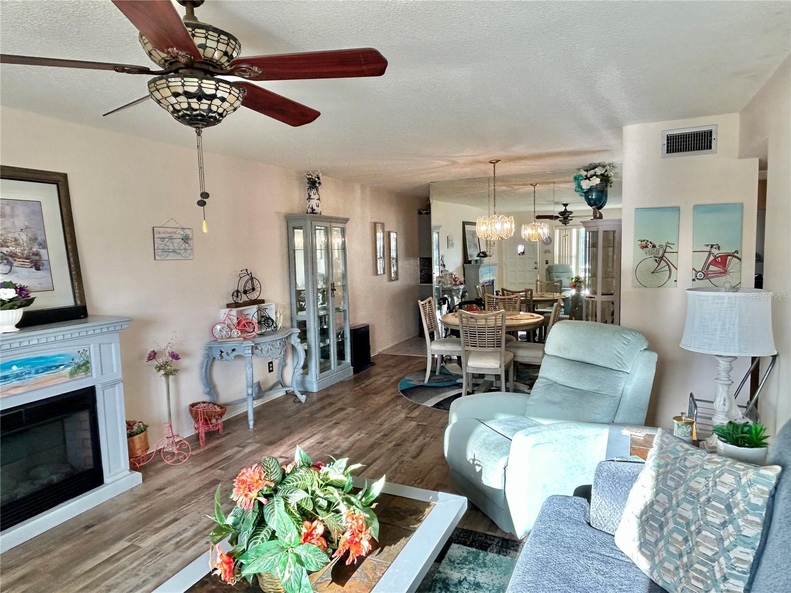 Image 5 of 50 For 2360 Irish Lane 46