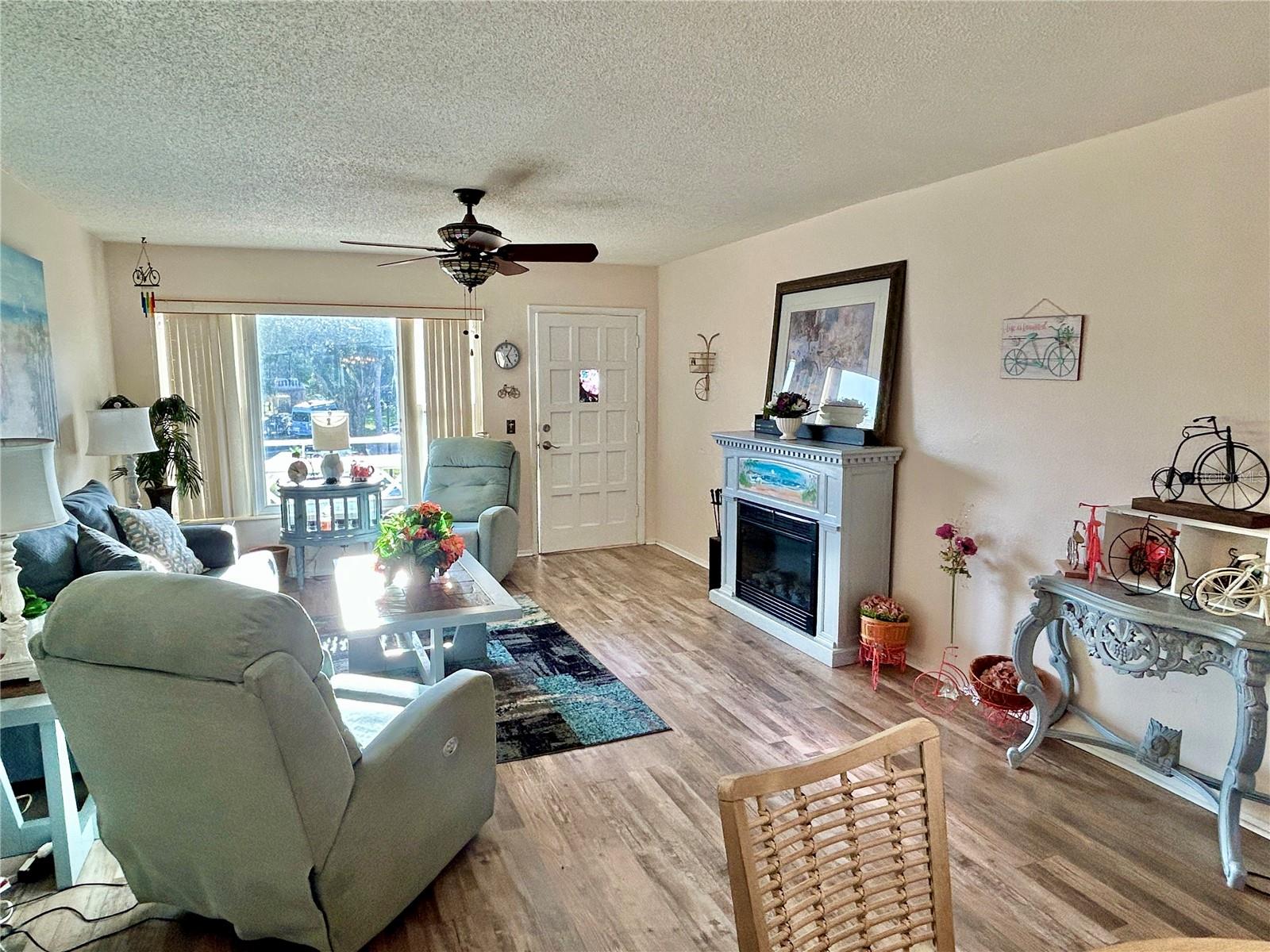 Image 7 of 50 For 2360 Irish Lane 46