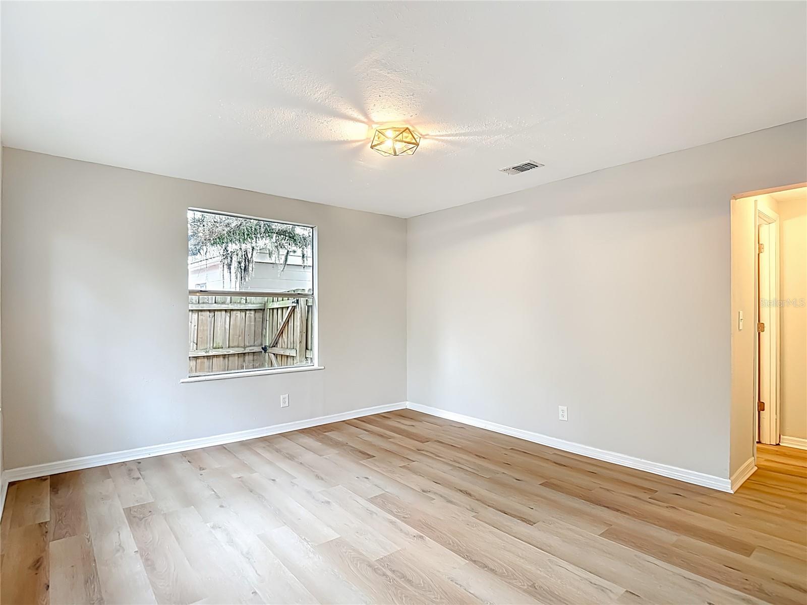 Image 31 of 39 For 2210 Idlewild Avenue