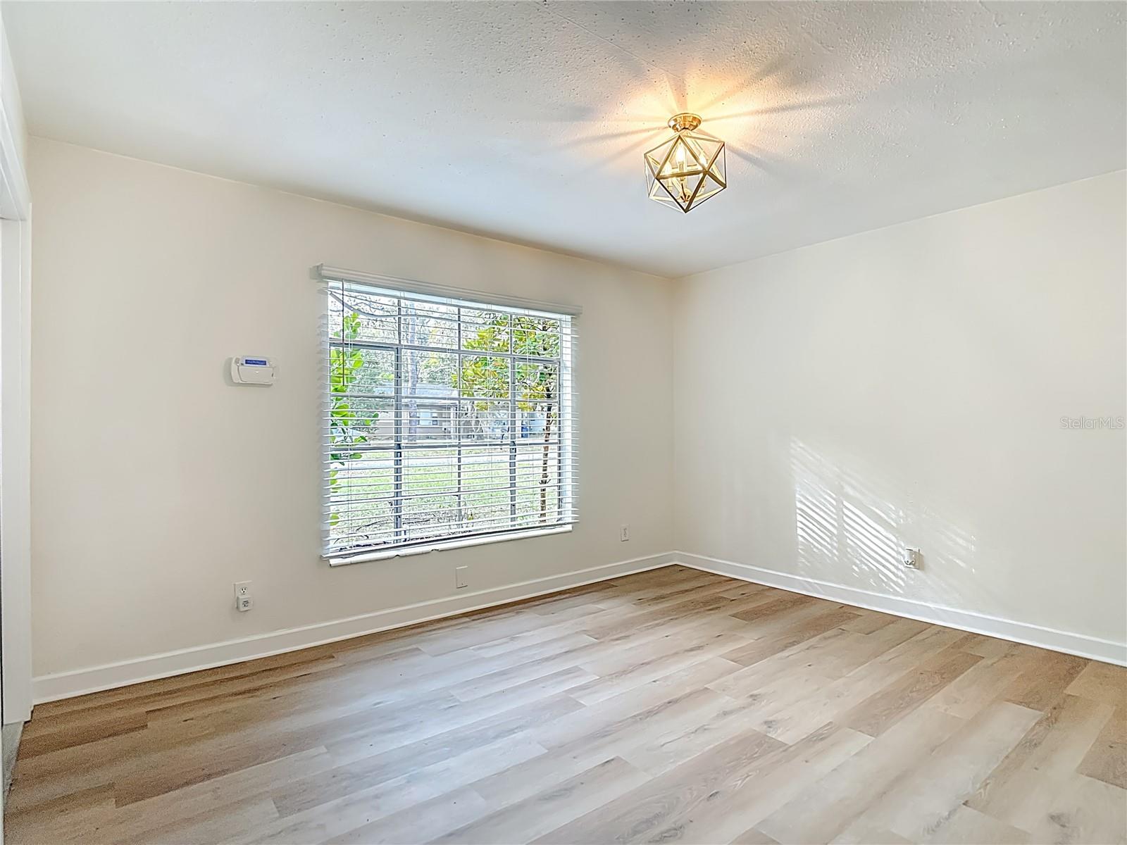 Image 6 of 39 For 2210 Idlewild Avenue