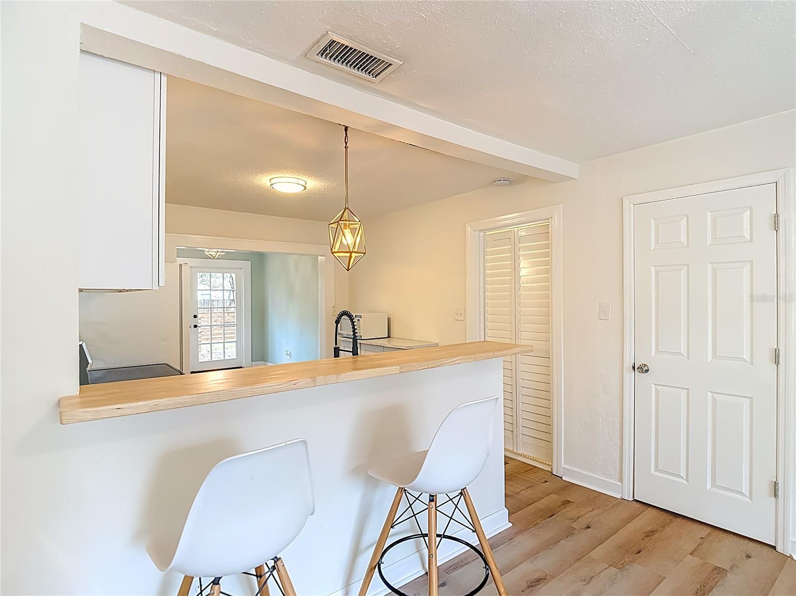 Image 8 of 39 For 2210 Idlewild Avenue